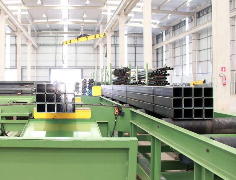 Produção de Tubos de aço quadrados Unidade Tubos Industriais Golin